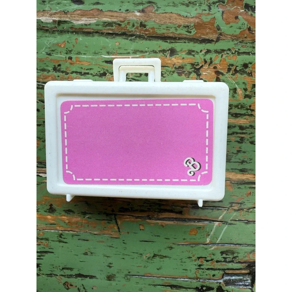 1984 Day to Night Barbie #7929 Briefcase Suitcase With Cardboard Pieces‎